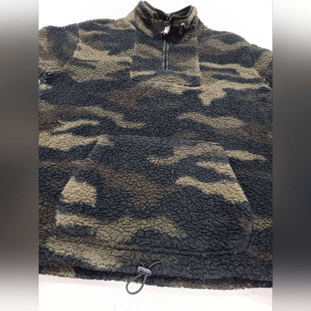 PINK Victoria's Secret Women's  (Size SP) Camouflage Green Print Zip Pullover - Picture 7 of 9